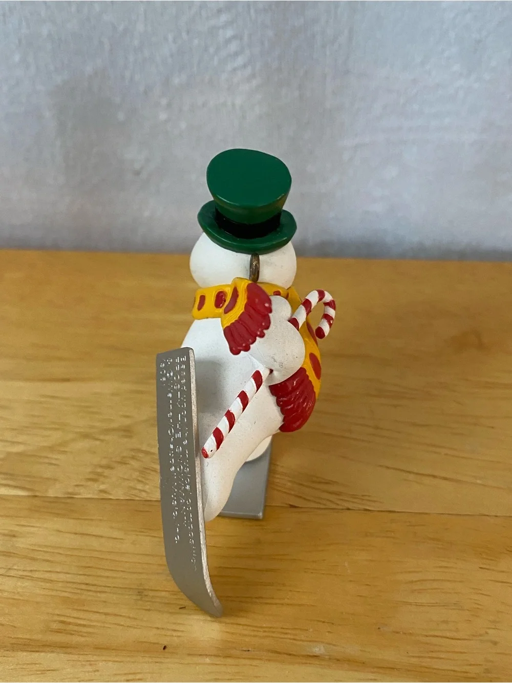 2006 Carlton Cards Heirloom Frosty the Snowman Skiing ornament